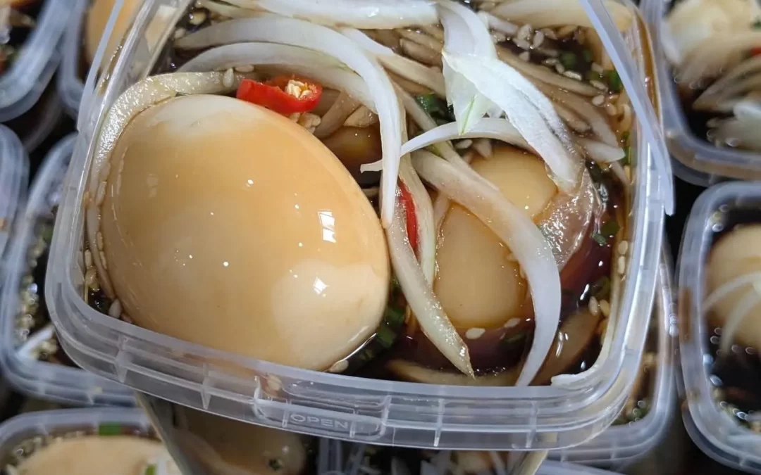 3 bước có ngay Hột vịt ngâm nước tương thơm ngon béo ngậy