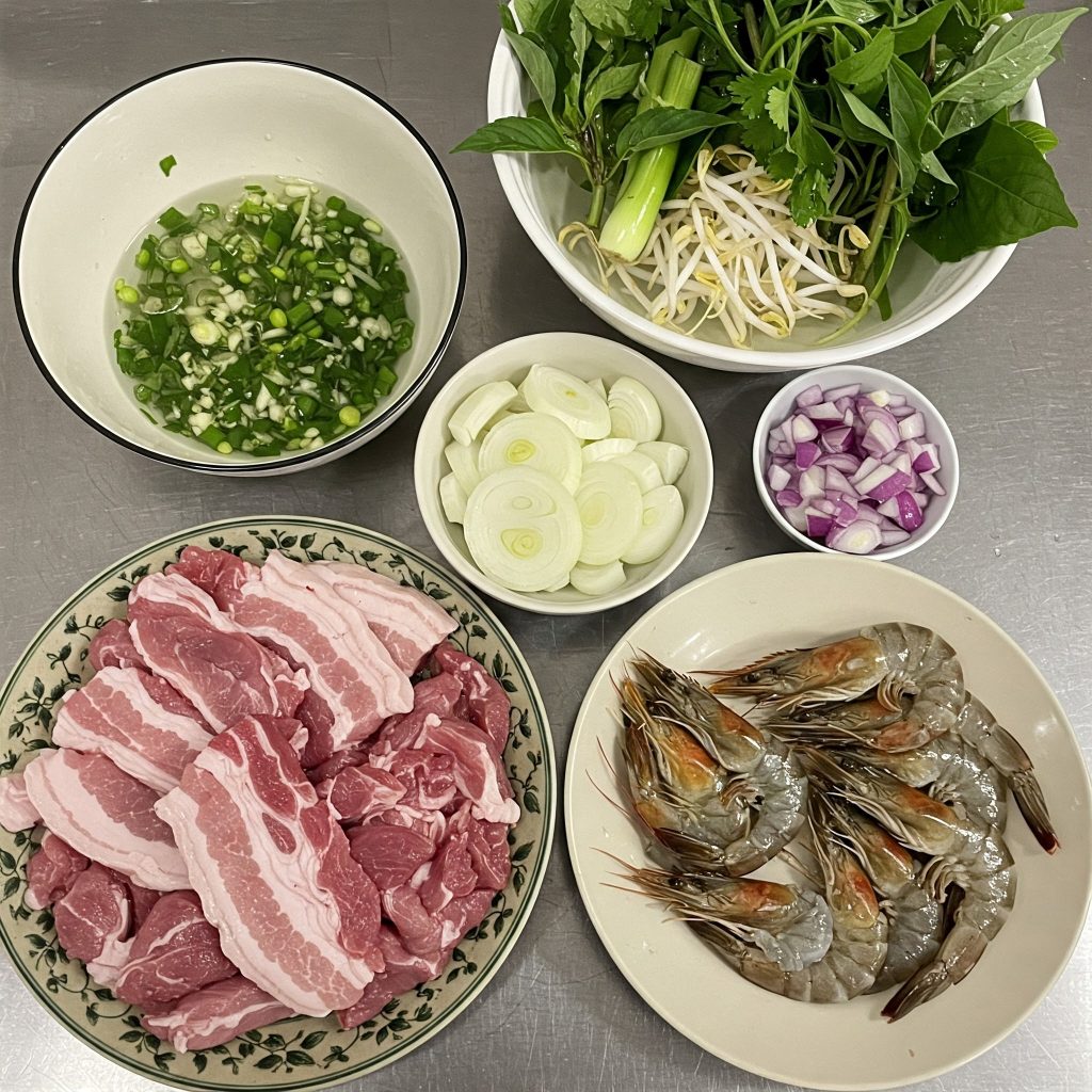 Sơ Chế Nguyên Liệu - Bước Đệm Cho Món Bánh Xèo Hoàn Hảo