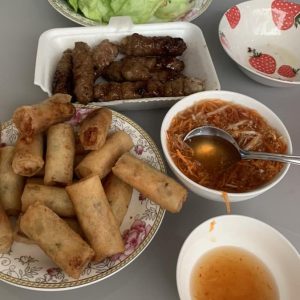 Bếp của He 3 Chả giò gói sẵn